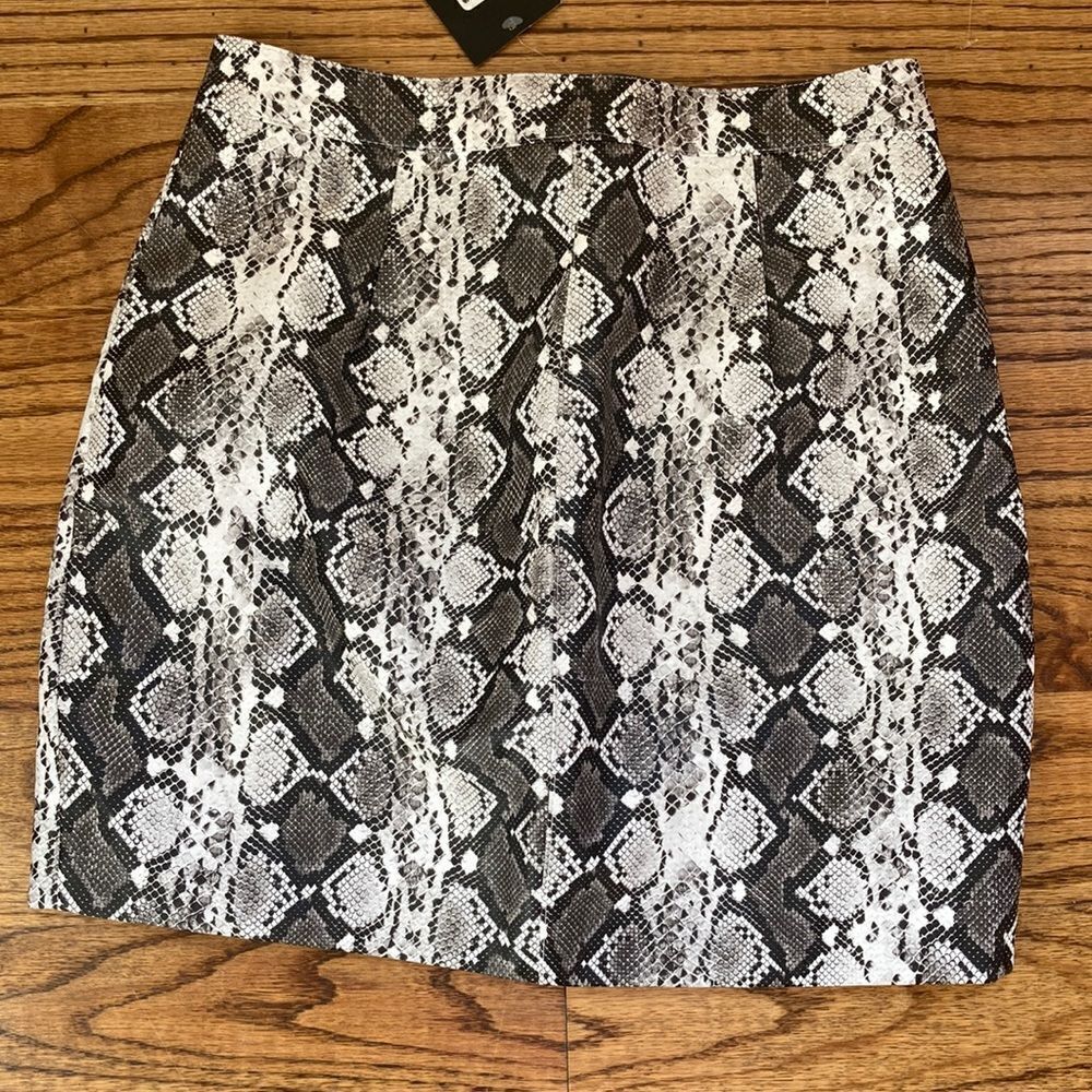 New Fashion Nova Kerry High Rise Mini Skirt Lined Snake Print Skirt Size M - Picture 2 of 9